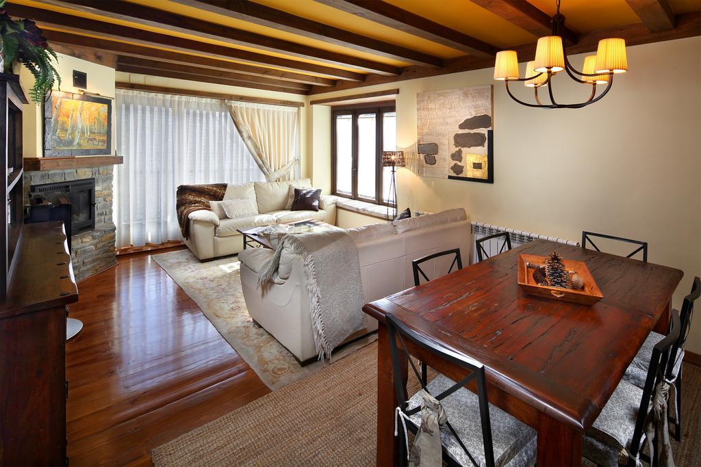 Apartamento Amets De Aran เบียญา ภายนอก รูปภาพ